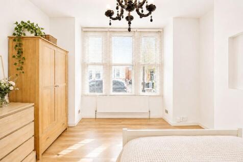 Hazelbourne Road, London photo 4