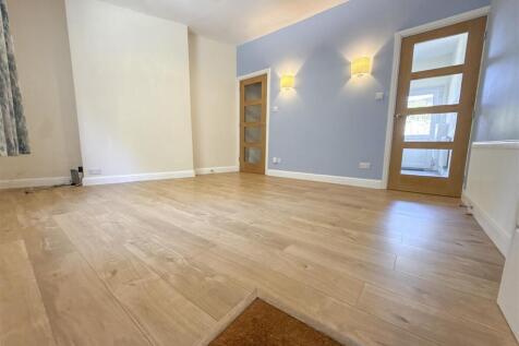 LOUNGE DINING ROOM
