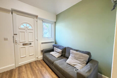 Ambrose Avenue, London, NW11 photo 4