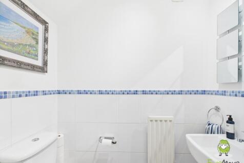 CAM03778G0-PR0241-STILL008