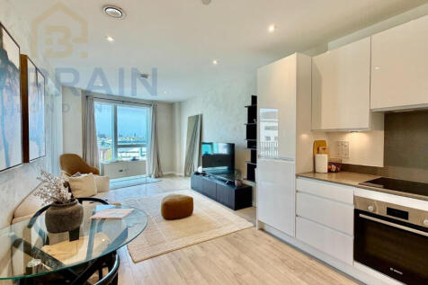 Gallions Road, E16, 1 bedroom for sale by Barrain 