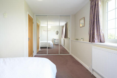 Plumtree Cottage-...