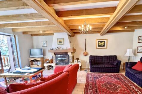 7 bedroom apartment