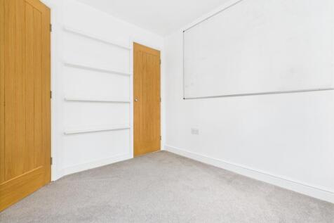 CAM03729G0-PR0113-STILL011