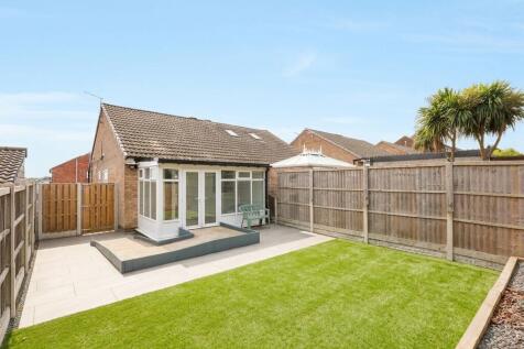 Acacia Crescent, Killamarsh, S21 photo 4