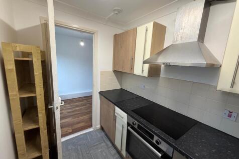 Holtdale Close, Adel, Leeds photo 4
