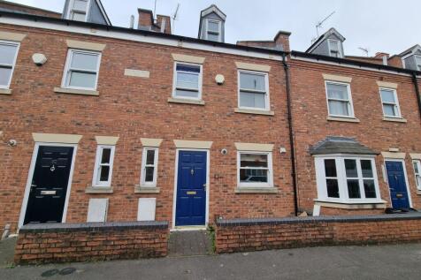 5-bed terraced on 90 New Street, Leamington Spa, £2,825/mo