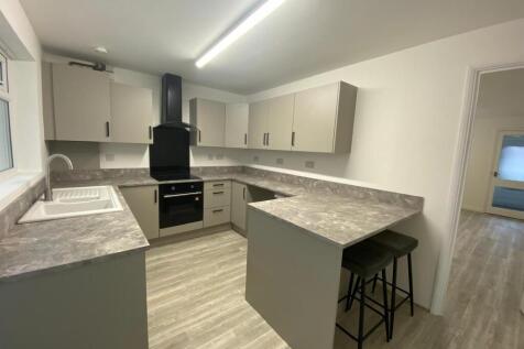 Featherby Drive, Glen Parva, Leicester photo 3