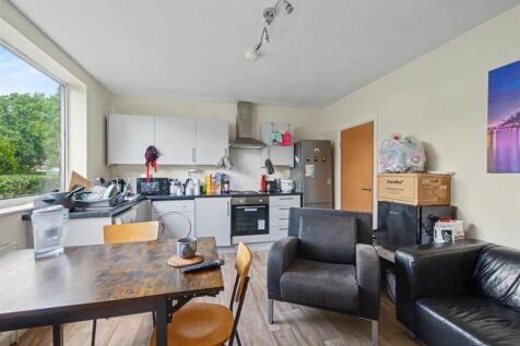 Kitchen Living_2.jpeg