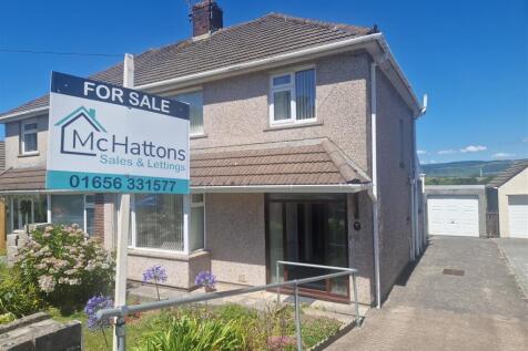 Bridgend, CF33 - property photo