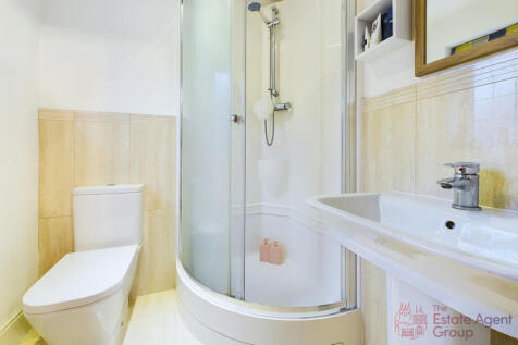 Ensuite to 2nd Bedroom