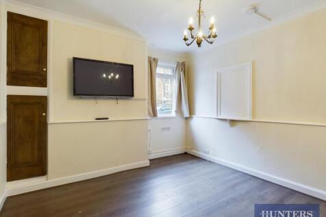 1-bed flat on Seamer Road, Scarborough, £600/mo