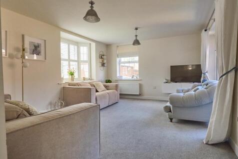 Lounge to rear