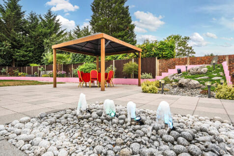 1329659-5-68a2f80...