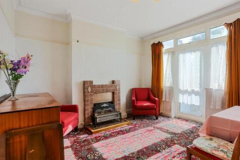 1545389575 - 11 Vermont Road, SM1 - 11.jpg