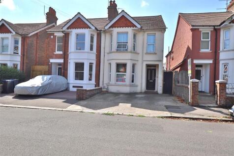 18b Kingsland road- Front shot.JPG