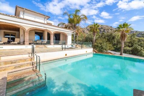 Pool and Exterior (1