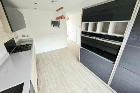 Citron Avenue, Coalville, LE67 photo 3