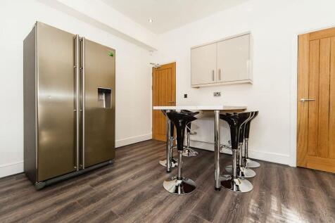 Burchett Grove, Woodhouse, Leeds, LS6 2JA photo 5