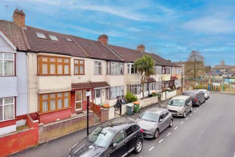 4 bedroom terraced house