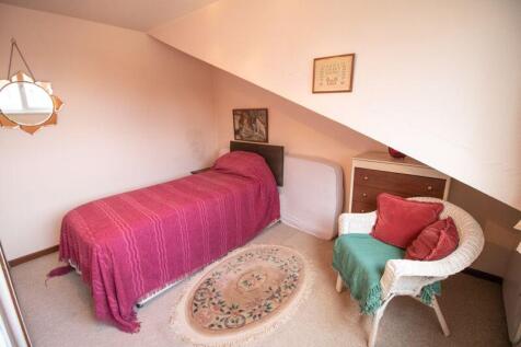 Bedroom 3 (Upper floor)