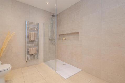 Master Bedroom Ensuite