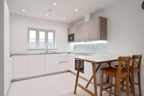 Rosebay Crescent, Warfield, Bracknell, RG42 photo 4