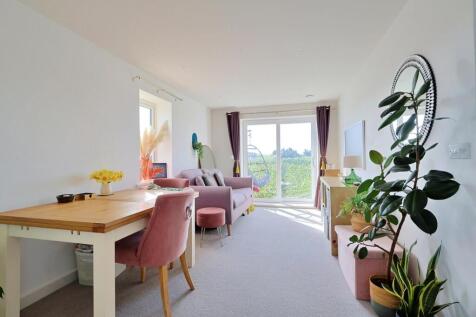 Sitting/Dining Room