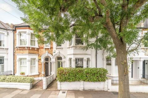 5-bed house on Grandison Road, Between The Commons, £5,500/mo