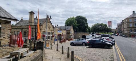 Retail Property (high street) to rent Image 5