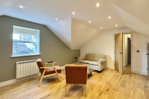  18 Brookmoor House, West Way, Cirencester, Gloucestershire photo 4