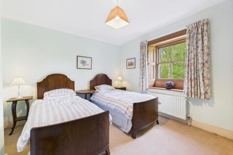 CAM04201G0-PR0078-STILL089