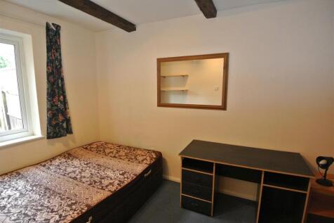 Bedroom 2b GF rear.JPG