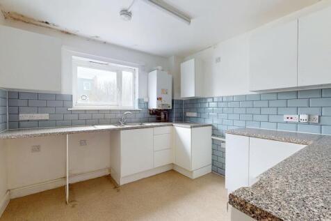 Flat F, Mais Court, 40 Parkside Crescent, Finsbury Park, Islington, N7 7JN
