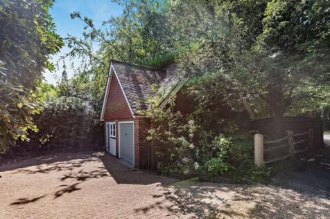 Detached Garage