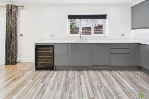 Presented by Clinton at EweMove Bexleyheath and Da