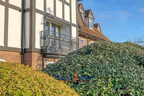 Brentwood, CM15 - property photo