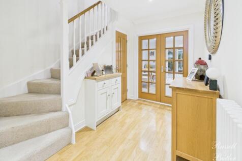 CAM01995G0-PR0384-STILL016