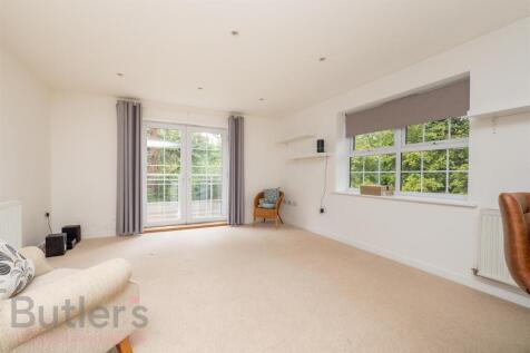 Damson Way, Carshalton photo 4