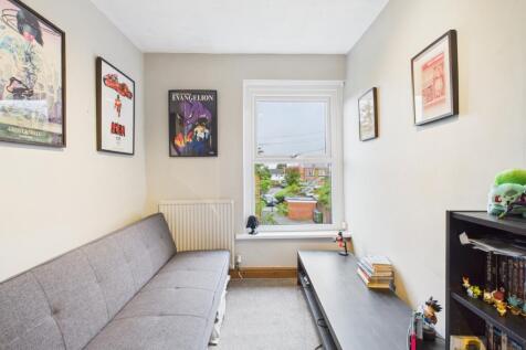 CAM03729G0-PR0141-STILL021