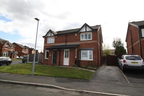3-bed semi-detached on Warwick Close, Dukinfield, Cheshire, SK16 5SD, £1,300/mo