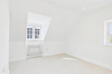 CAM05449G0-PR0063-STILL018