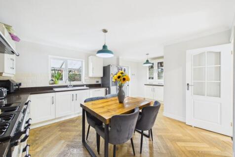 Kitchen / Breakfast Room