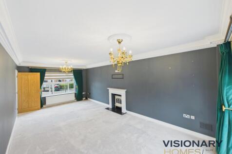 CAM03522G0-PR0216-STILL025