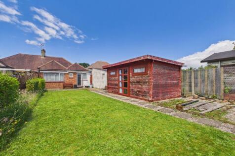 REAR ASPECT &amp; GARDEN