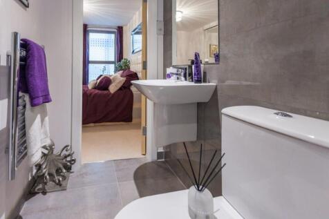 8a En Suite- Bedroom Purple.jpg