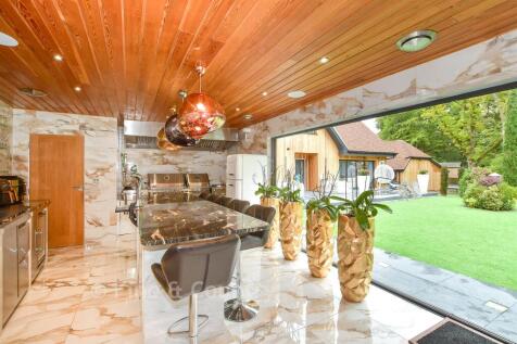 Outdoor Kitchen