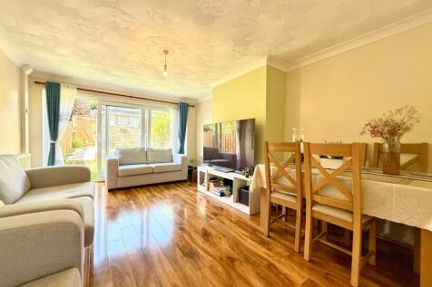 Open Plan Living / Dining