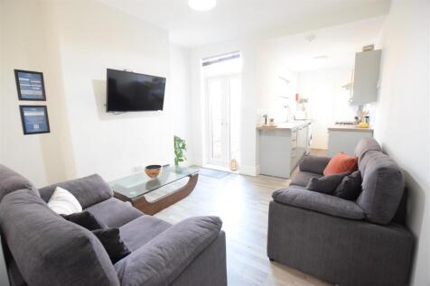 2-bed terraced on 27/28 - Grace Street - Student House, £1,430/mo