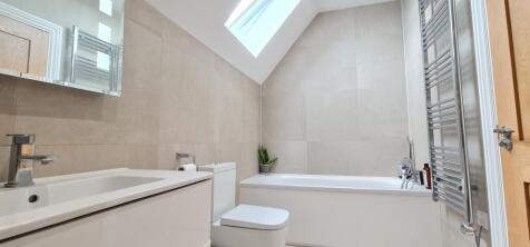 Chalkwell Hall Estate, Essex, SS0 photo 3